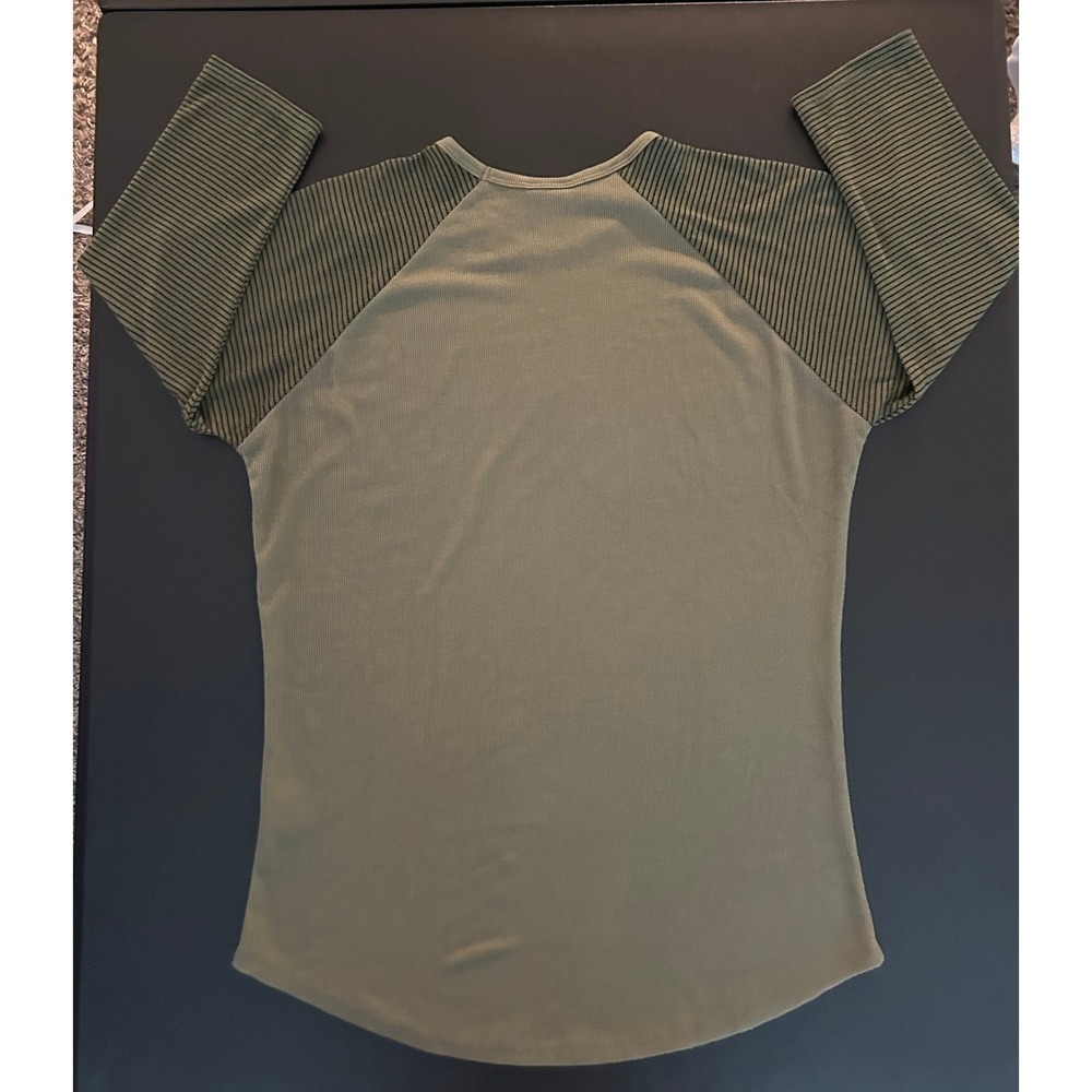 LuLaRoe Randy Baseball Tee Olive Green Ribbed Raglan Striped Sleeve Medium 1414 - Picture 2 of 9